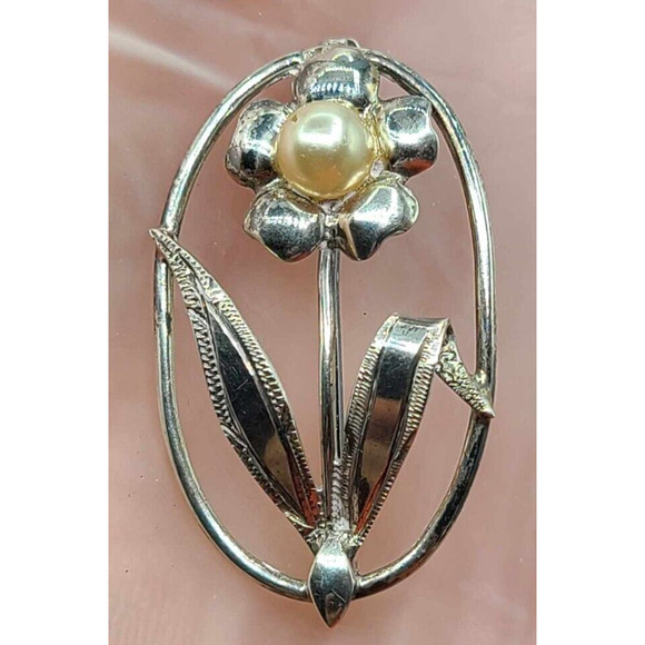 Vintage Sterling Silver Brooch 1 3/8" Flower. Marked 'Sterling' - Picture 1 of 10